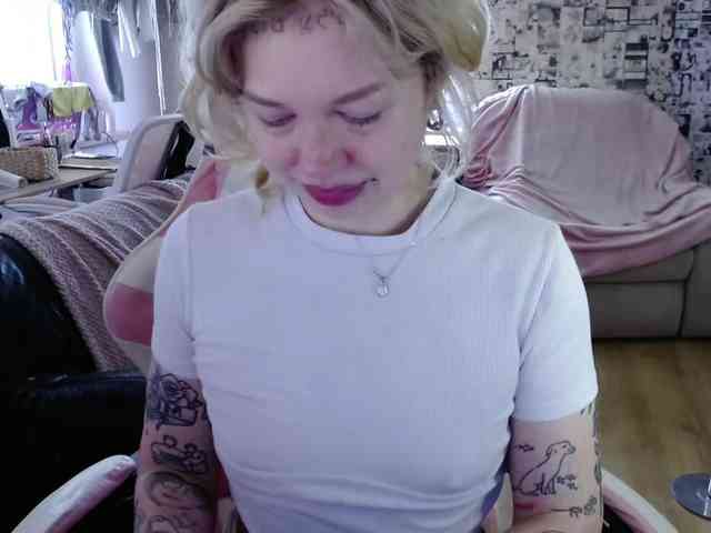 LolaHot webcam
