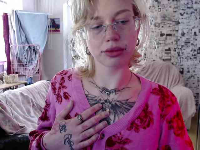 LolaHot webcam