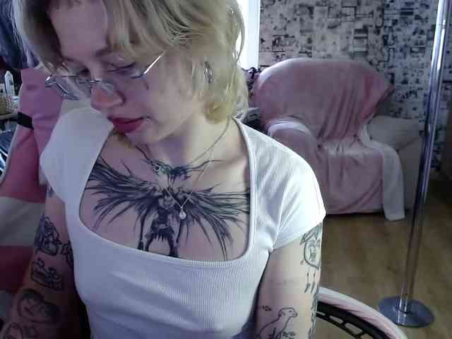 LolaHot webcam
