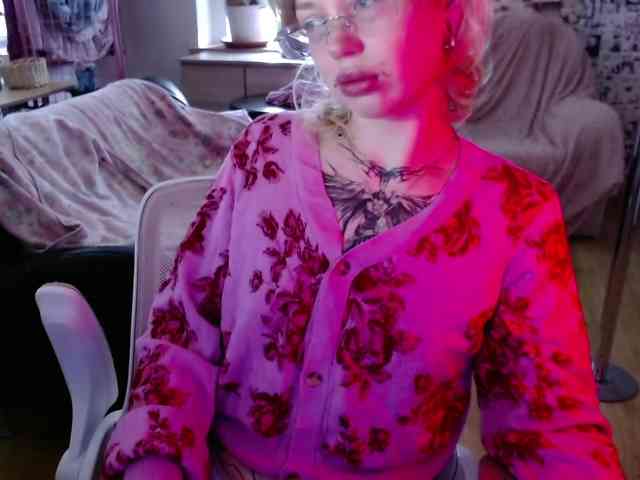 LolaHot webcam