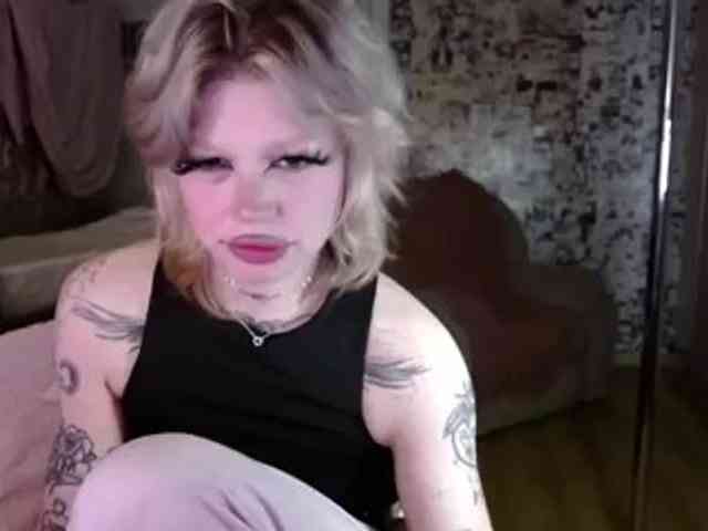 LolaHot webcam