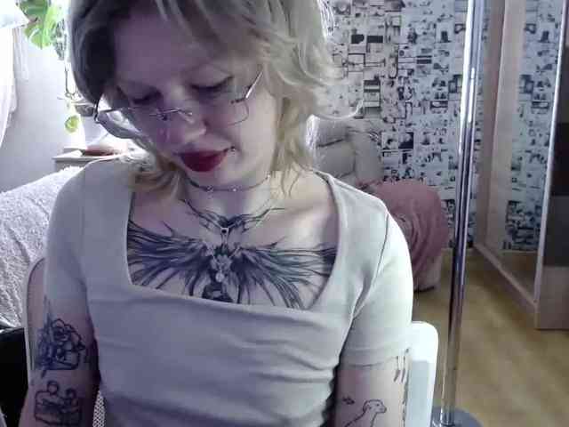 LolaHot webcam