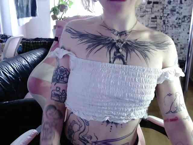 LolaHot webcam