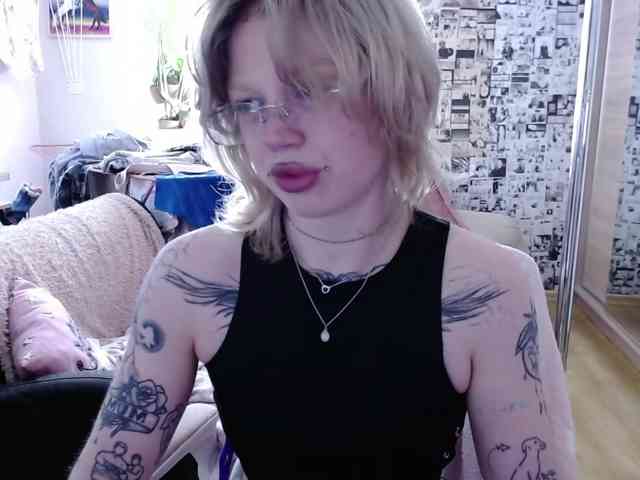 LolaHot webcam