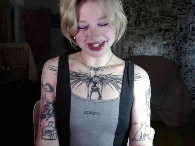 LolaHot webcam