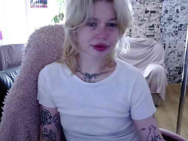 LolaHot webcam