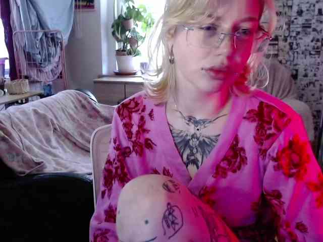 LolaHot webcam