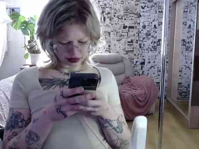 LolaHot webcam