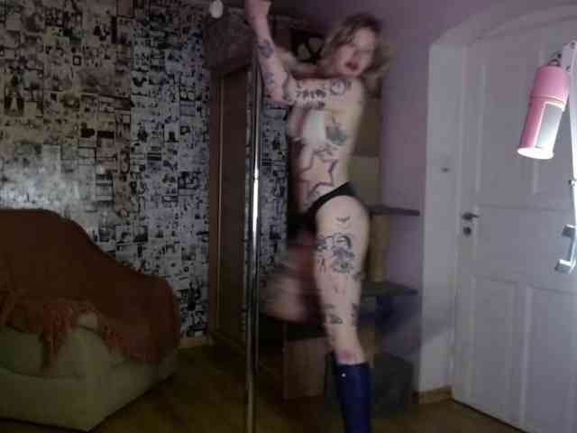 LolaHot webcam