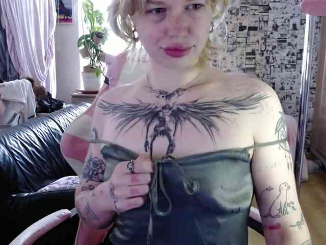 LolaHot webcam