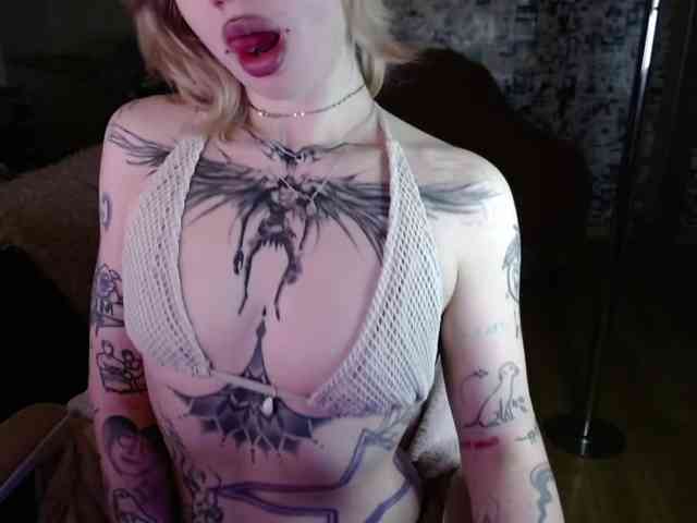 LolaHot webcam