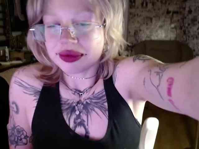 LolaHot webcam