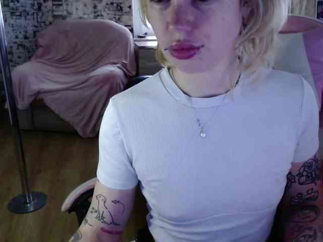 LolaHot webcam
