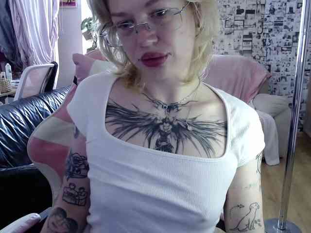 LolaHot webcam