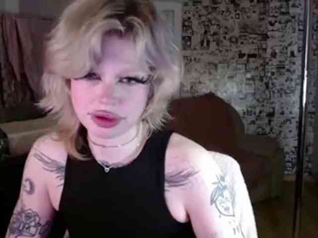 LolaHot webcam