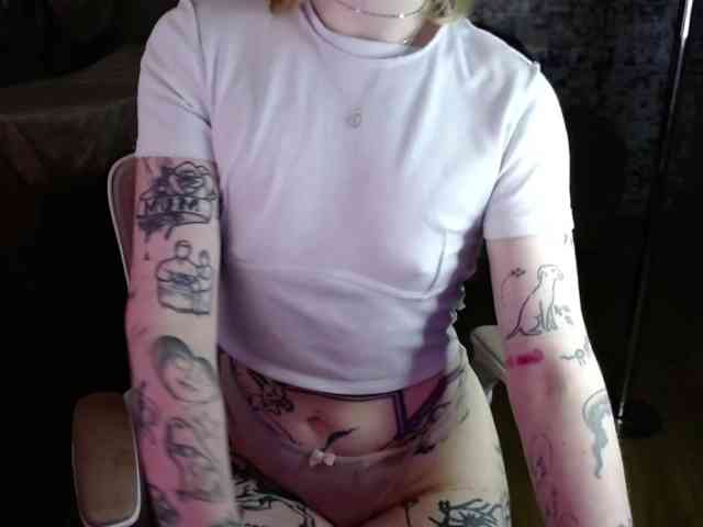 LolaHot webcam