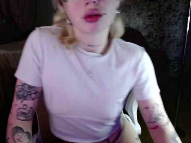 LolaHot webcam