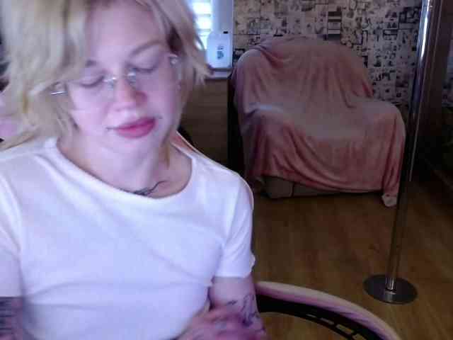 LolaHot webcam