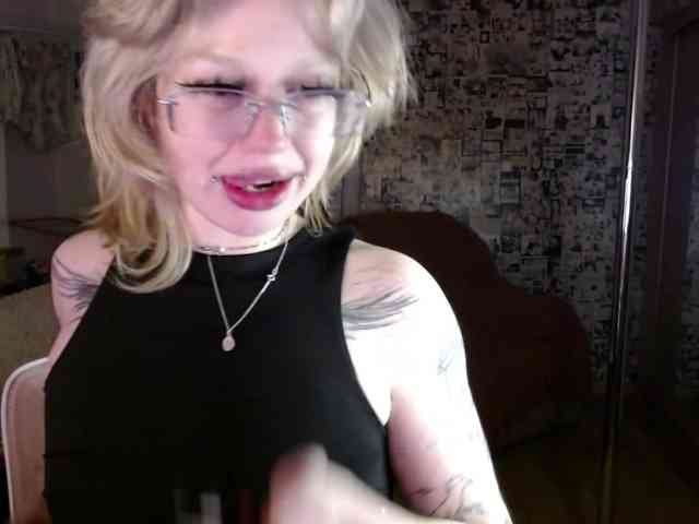 LolaHot webcam