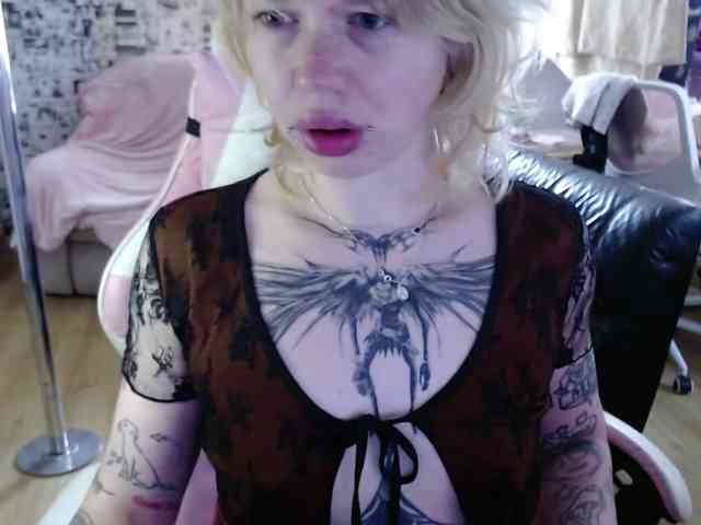 LolaHot webcam