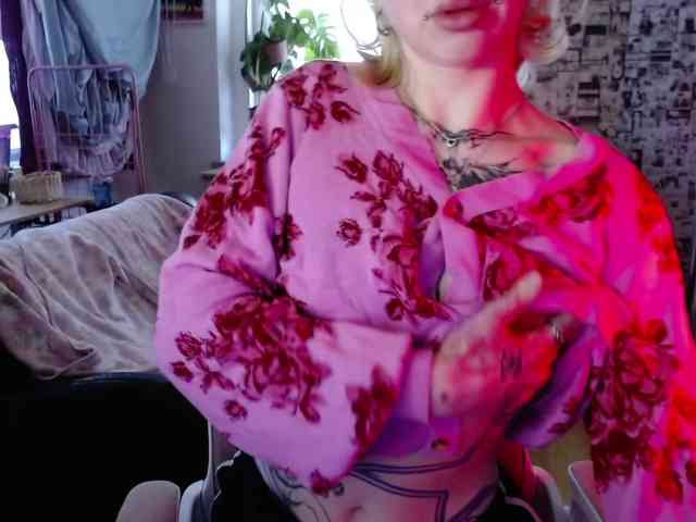 LolaHot webcam
