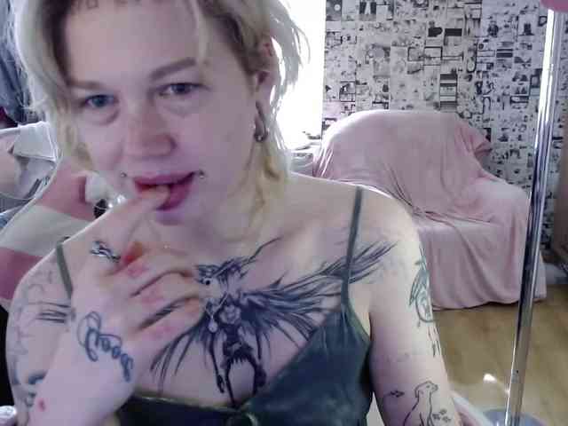 LolaHot webcam