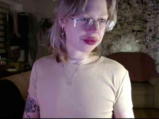 LolaHot webcam