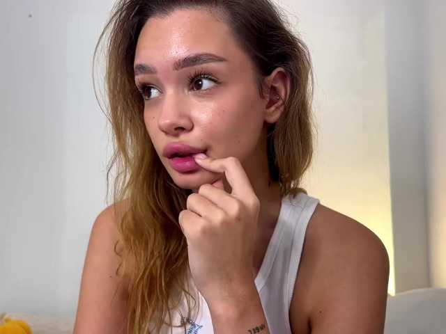 TinaYuzuki live cam on BongaCams