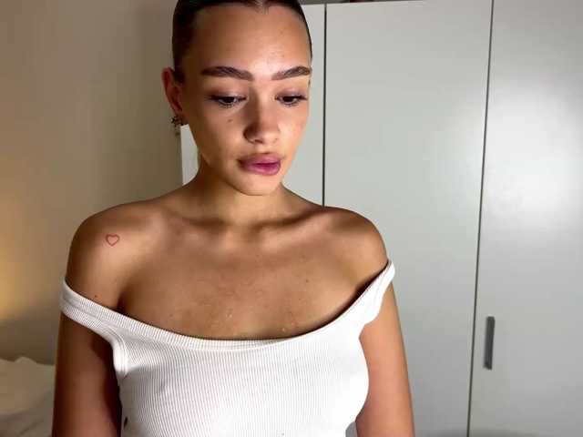 TinaYuzuki live cam on BongaCams