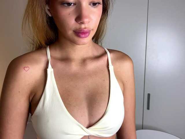 TinaYuzuki live cam on BongaCams