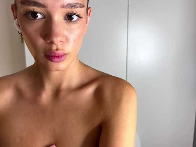 TinaYuzuki live cam on BongaCams
