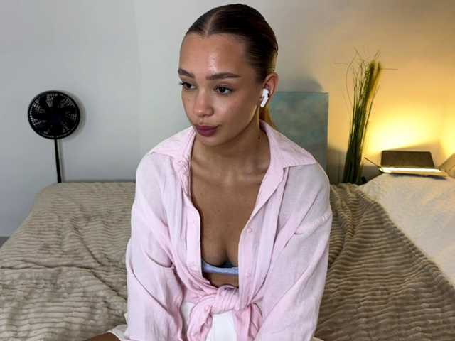 TinaYuzuki live cam on BongaCams
