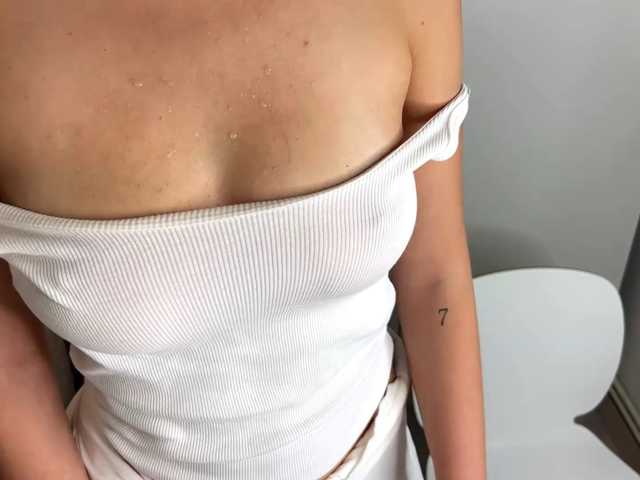 TinaYuzuki live cam on BongaCams