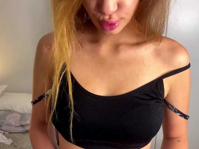 TinaYuzuki live cam on BongaCams