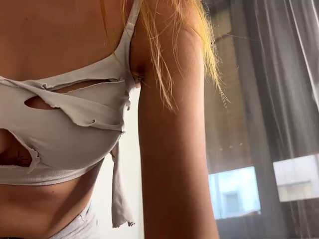 TinaYuzuki live cam on BongaCams