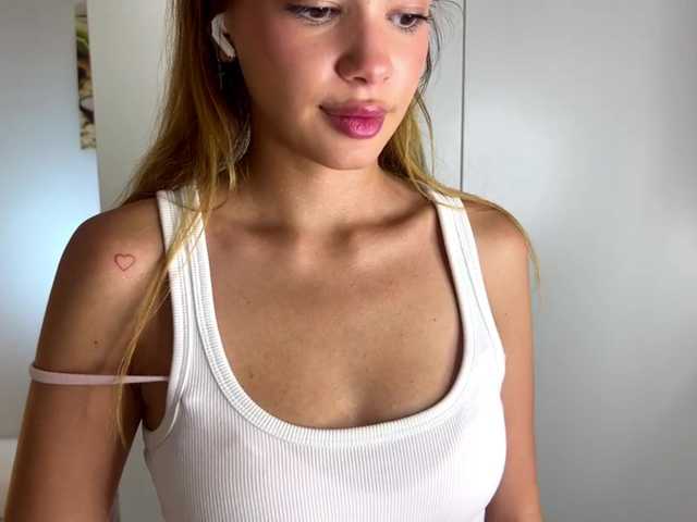 TinaYuzuki live cam on BongaCams