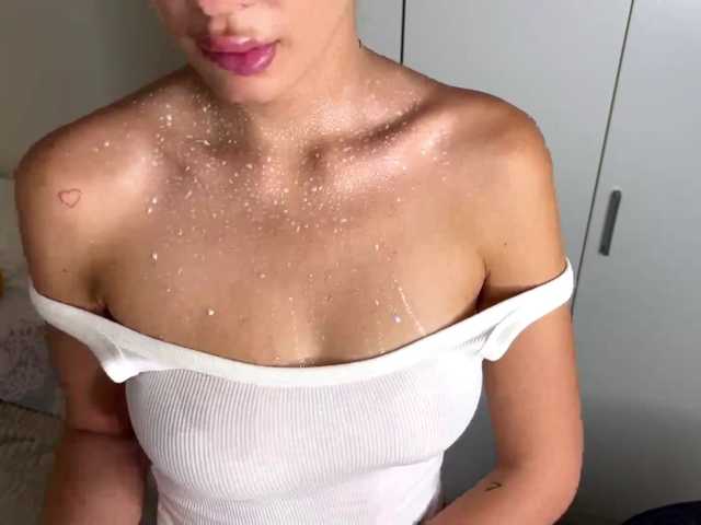 TinaYuzuki live cam on BongaCams