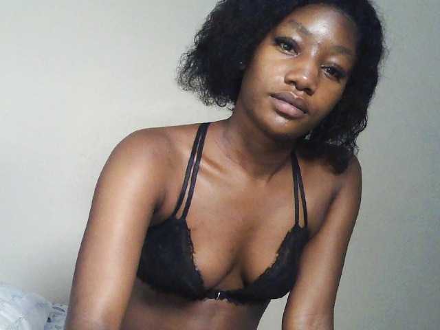 Hot-sexxxy-girl live cam on BongaCams