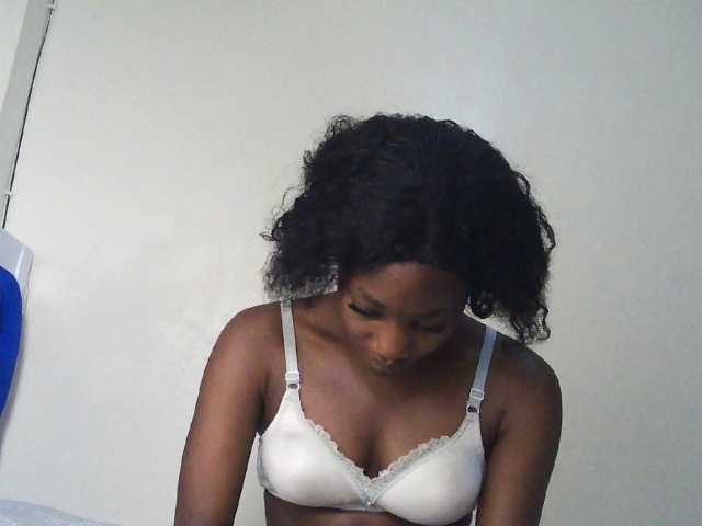 Hot-sexxxy-girl live cam on BongaCams