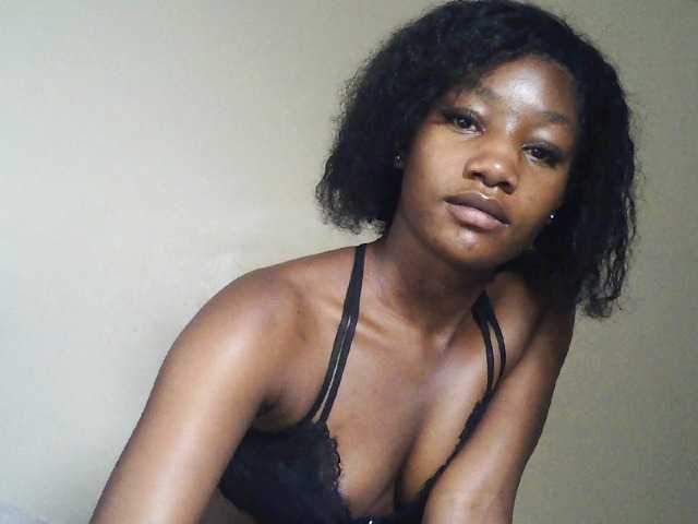 Hot-sexxxy-girl live cam on BongaCams