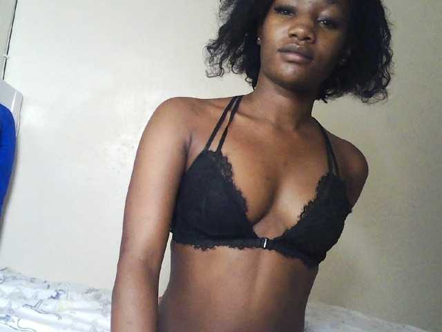 Hot-sexxxy-girl live cam on BongaCams