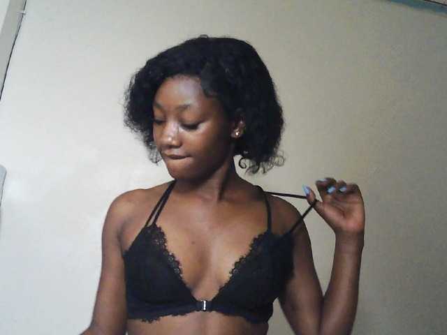 Hot-sexxxy-girl live cam on BongaCams