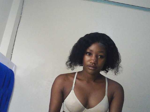 Hot-sexxxy-girl live cam on BongaCams