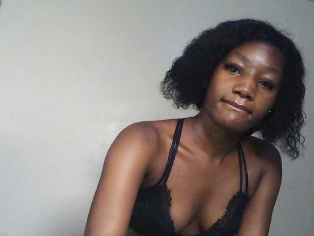 Hot-sexxxy-girl live cam on BongaCams