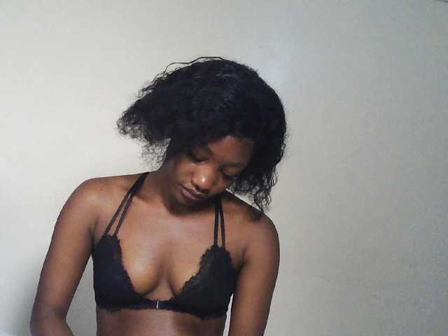 Hot-sexxxy-girl live cam on BongaCams