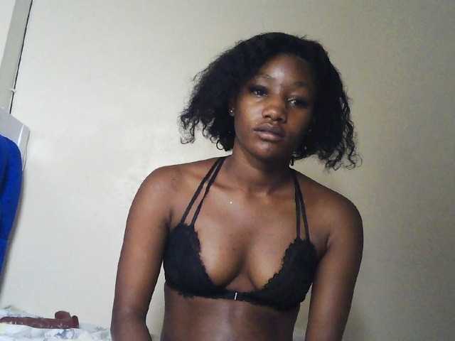 Hot-sexxxy-girl live cam on BongaCams