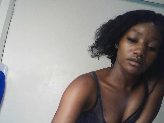 Hot-sexxxy-girl live cam on BongaCams