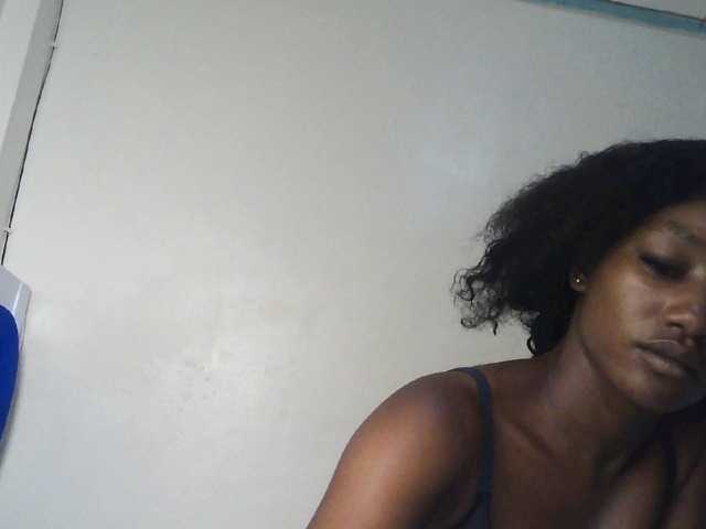 Hot-sexxxy-girl live cam on BongaCams