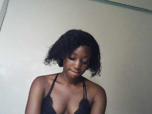 Hot-sexxxy-girl live cam on BongaCams