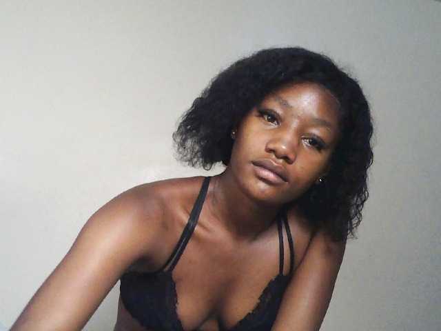 Hot-sexxxy-girl live cam on BongaCams